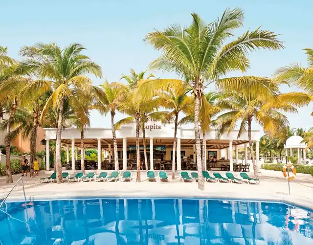 RIU Lupita Pool