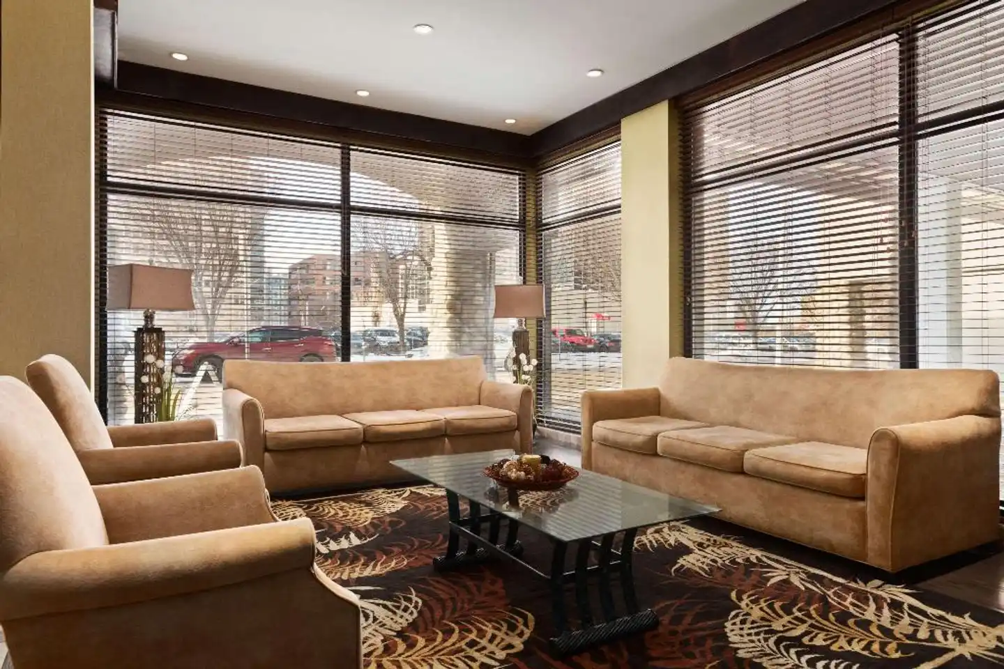 Days Inn by Wyndham Edmonton Downtown Lobby