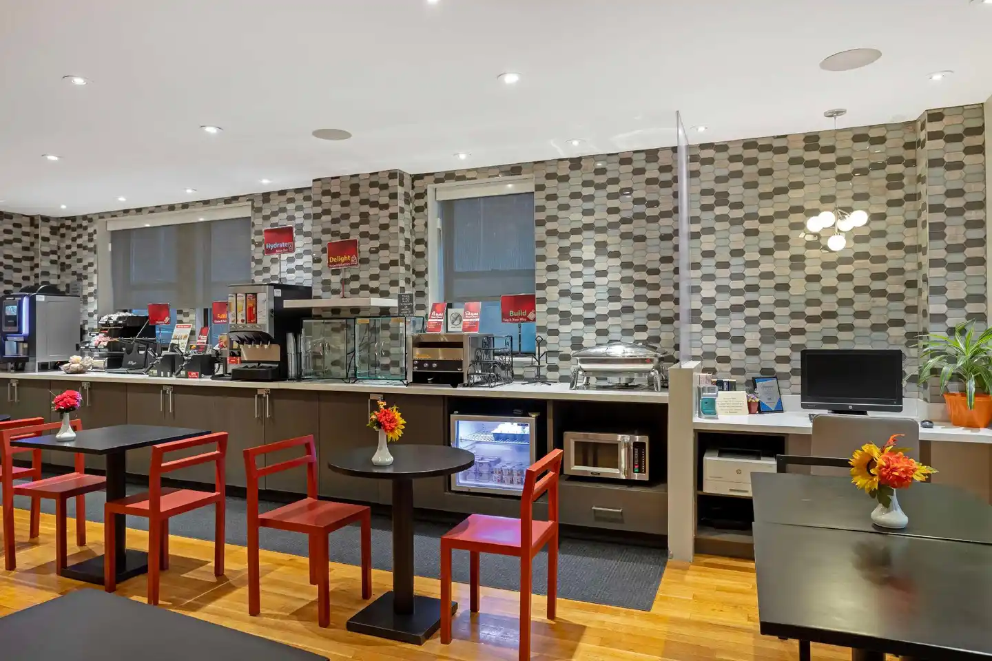 Best Western Plus Hospitality House Bar
