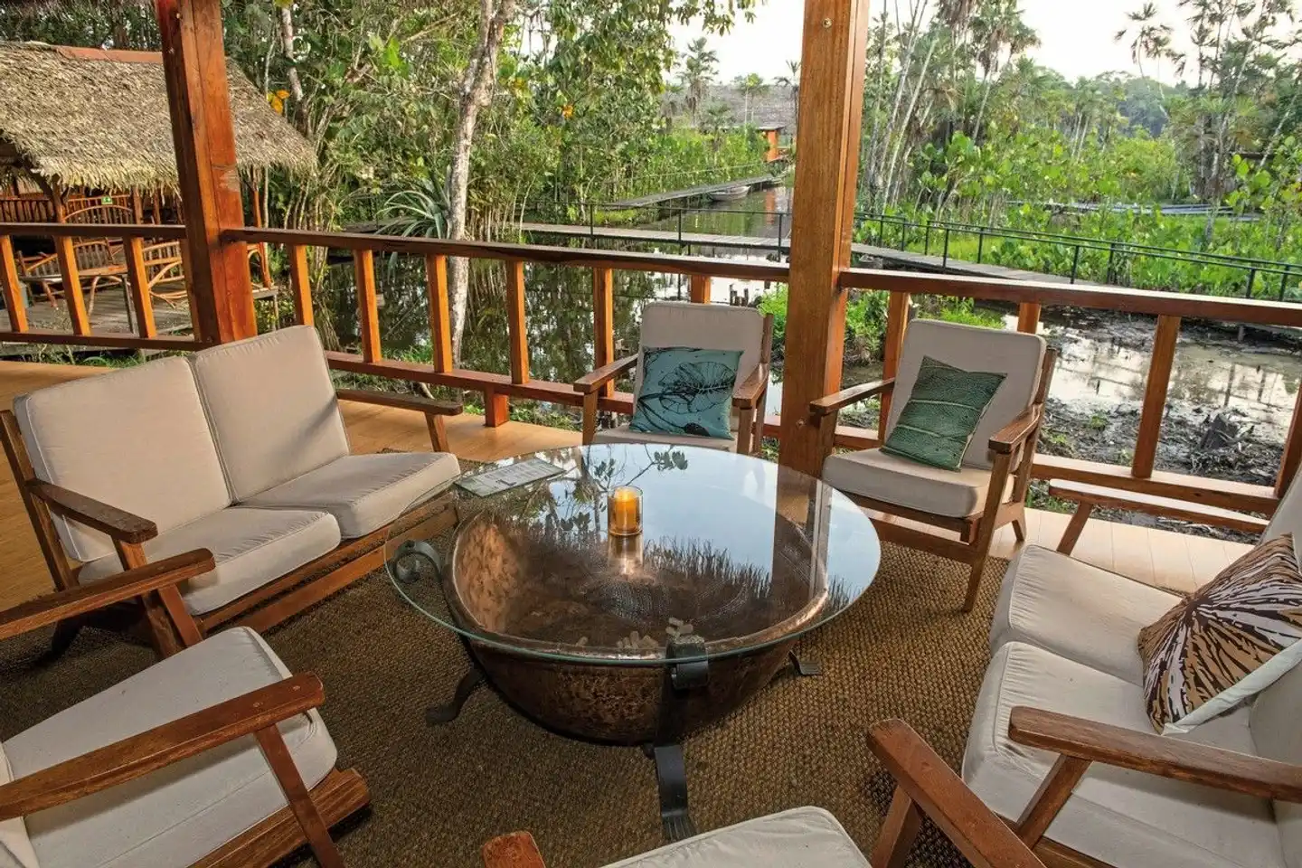 Abenteuer Amazonas - Sacha Lodge (4 Nächte) Terrasse