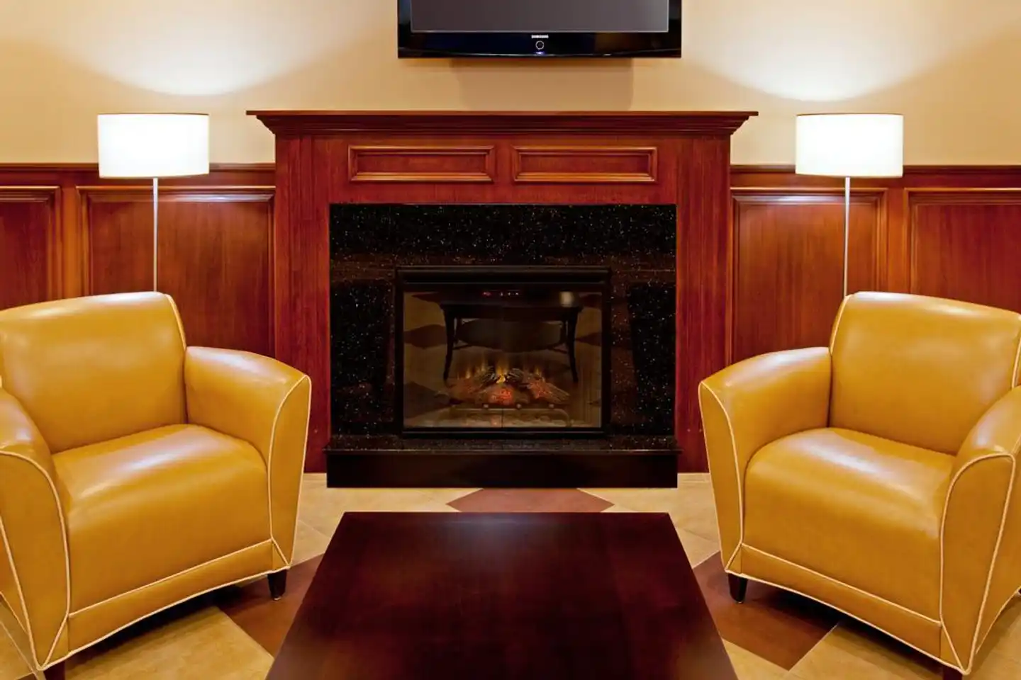 Days Hotel by Wyndham North Bergen /NYC Area Lobby