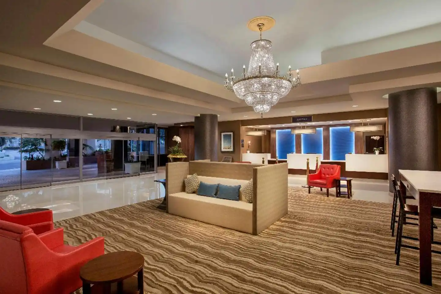 Crowne Plaza Los Angeles Harbour Lobby