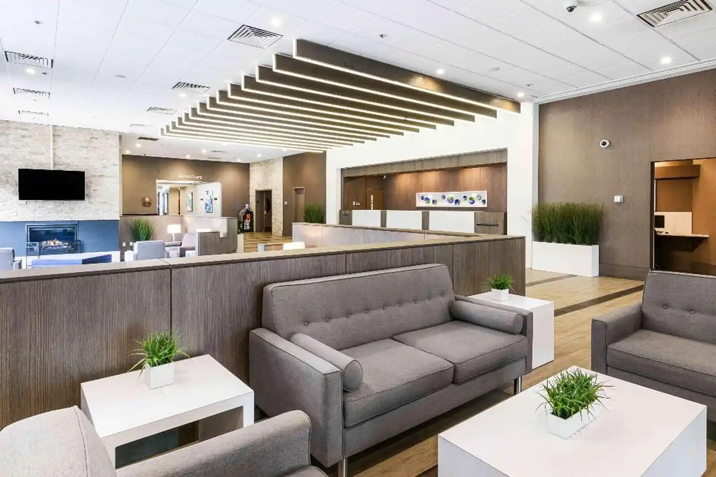 Best Western Premier Calgary Plaza Hotel & Conference Centre Lobby