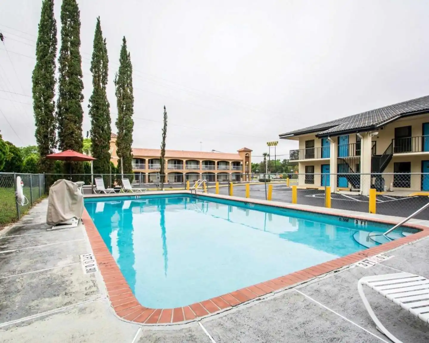 Travelodge by Wyndham Alachua Pool