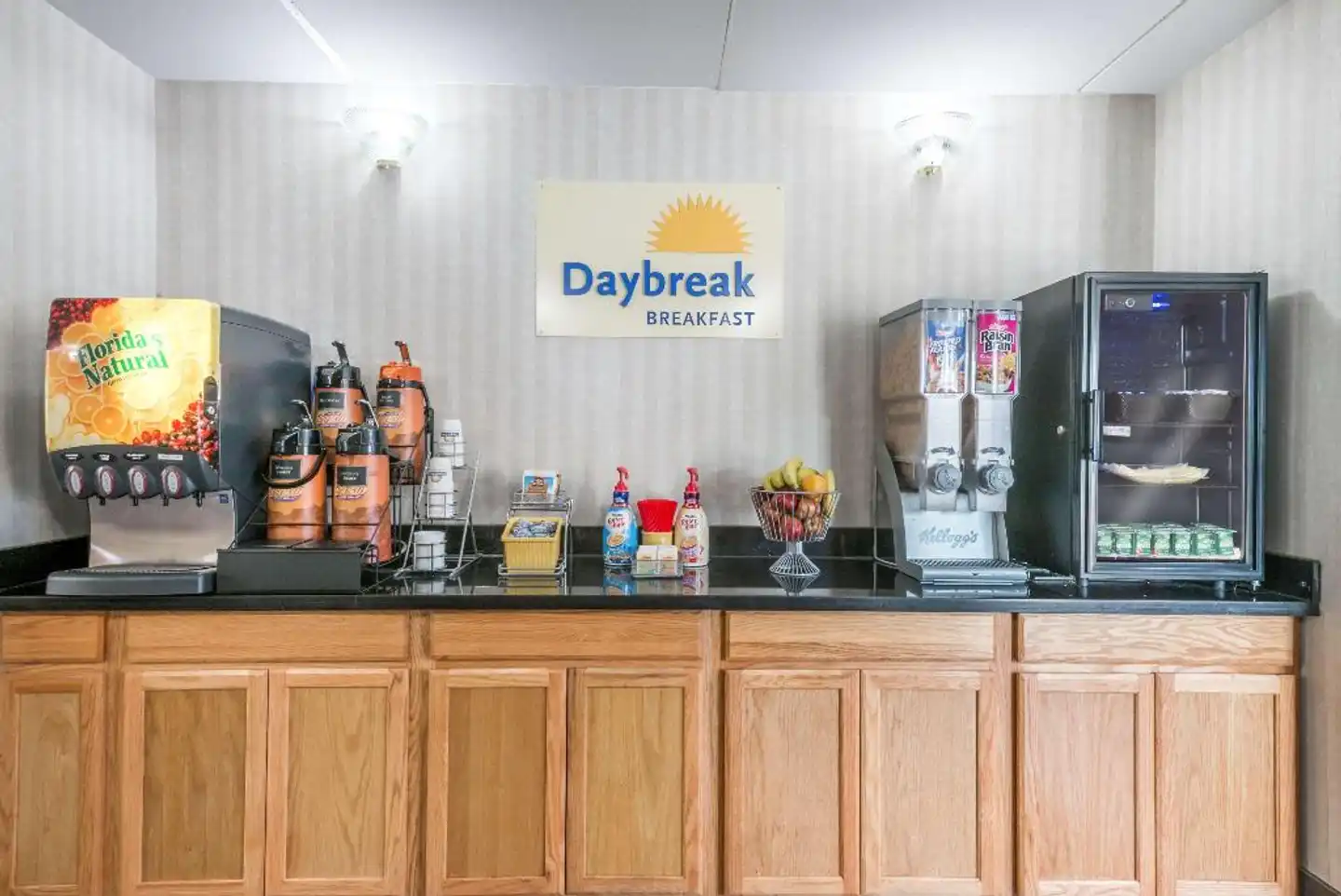 Days Inn by Wyndham Pittsburgh-Harmarville Lobby
