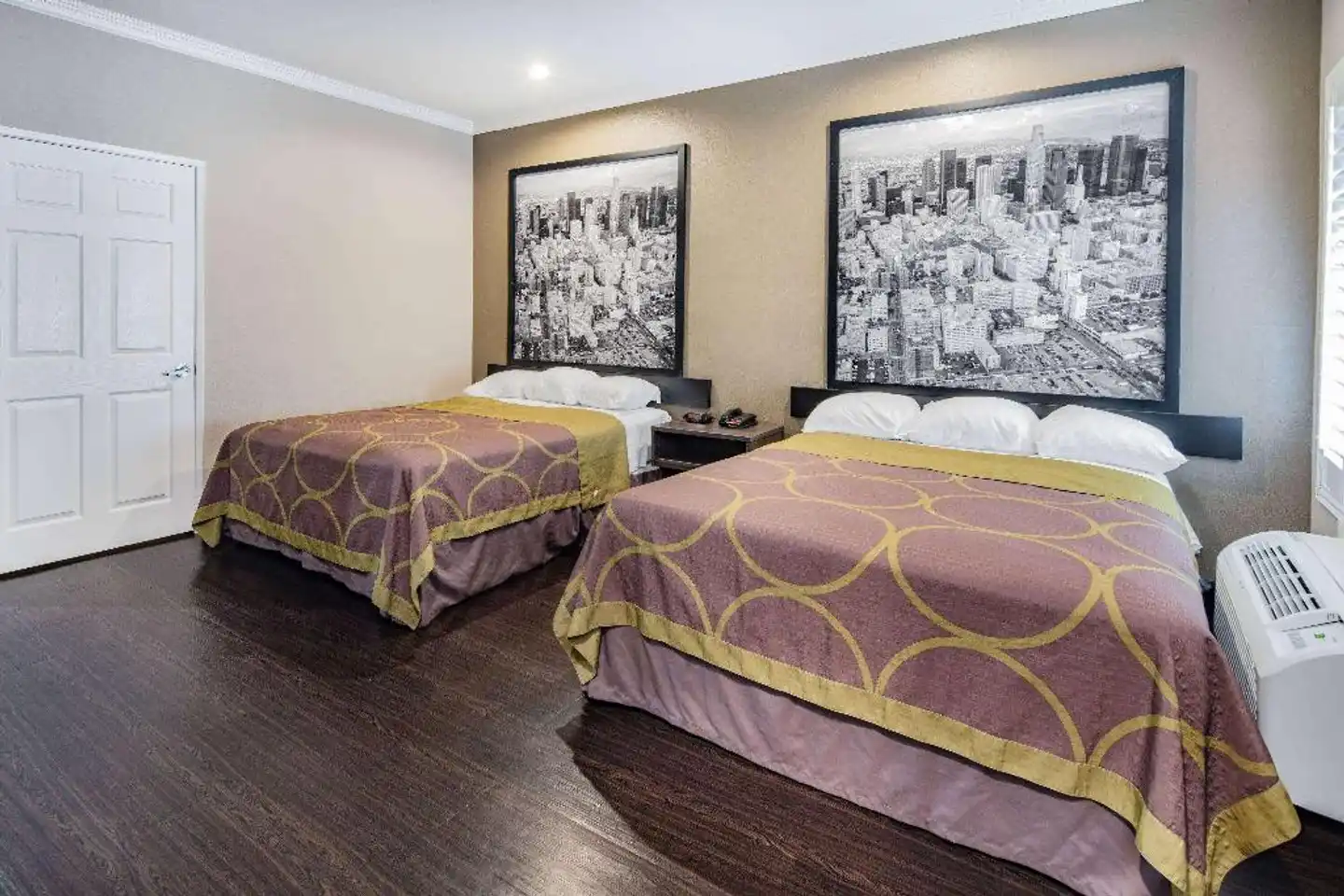 Super 8 by Wyndham North Hollywood Wohnbeispiel
