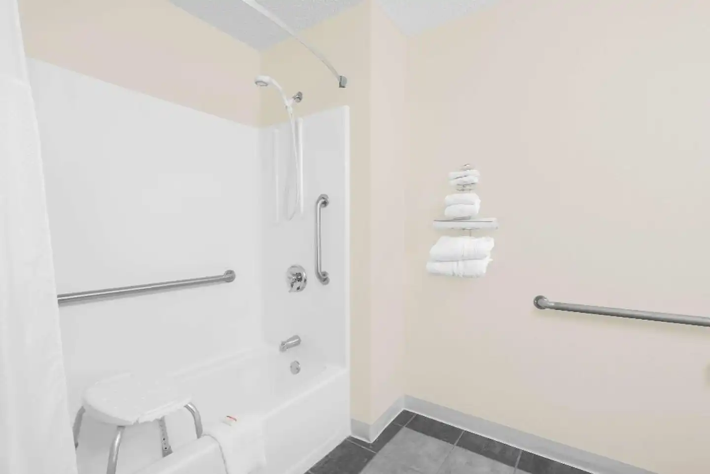 Days Inn by Wyndham Wall Badezimmer