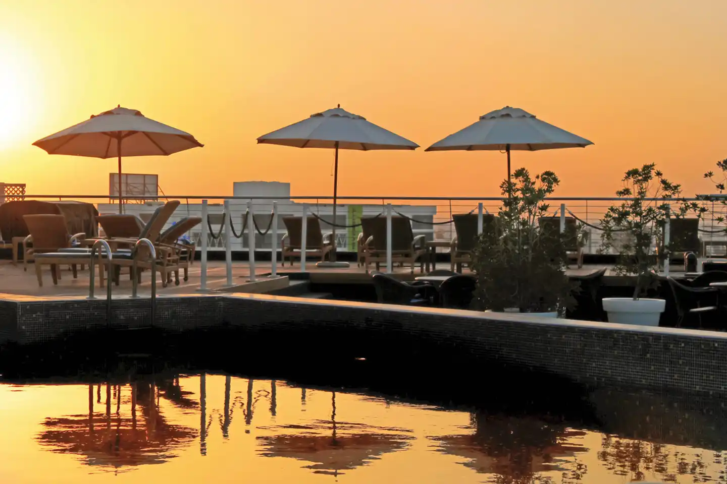 Golden Tulip Muscat Pool