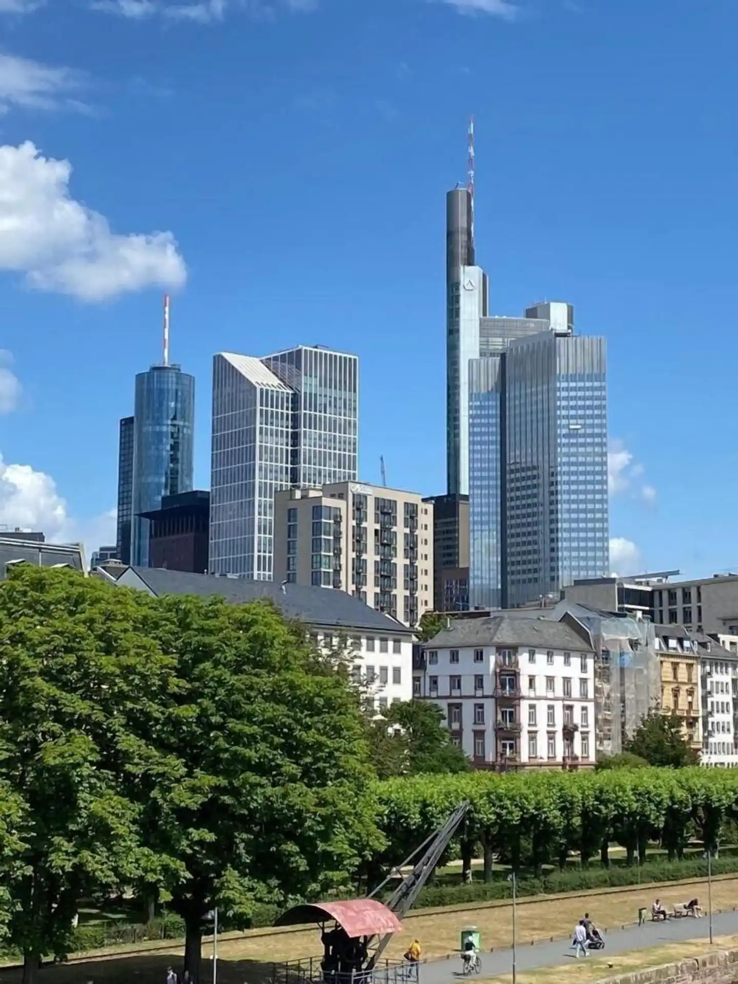 Adina Frankfurt Neue Oper Aussenansicht