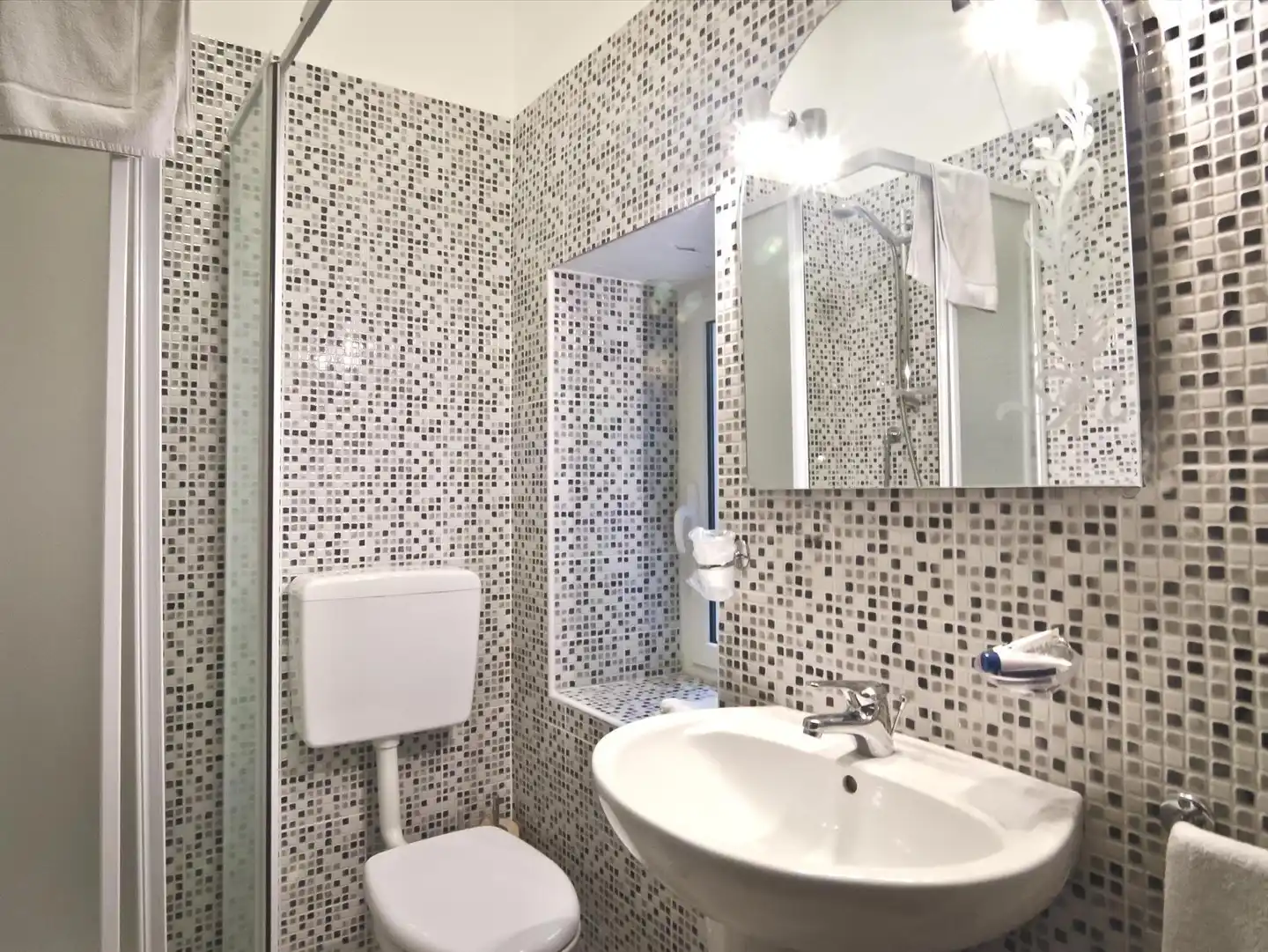 Memole Inn Sanremo Badezimmer