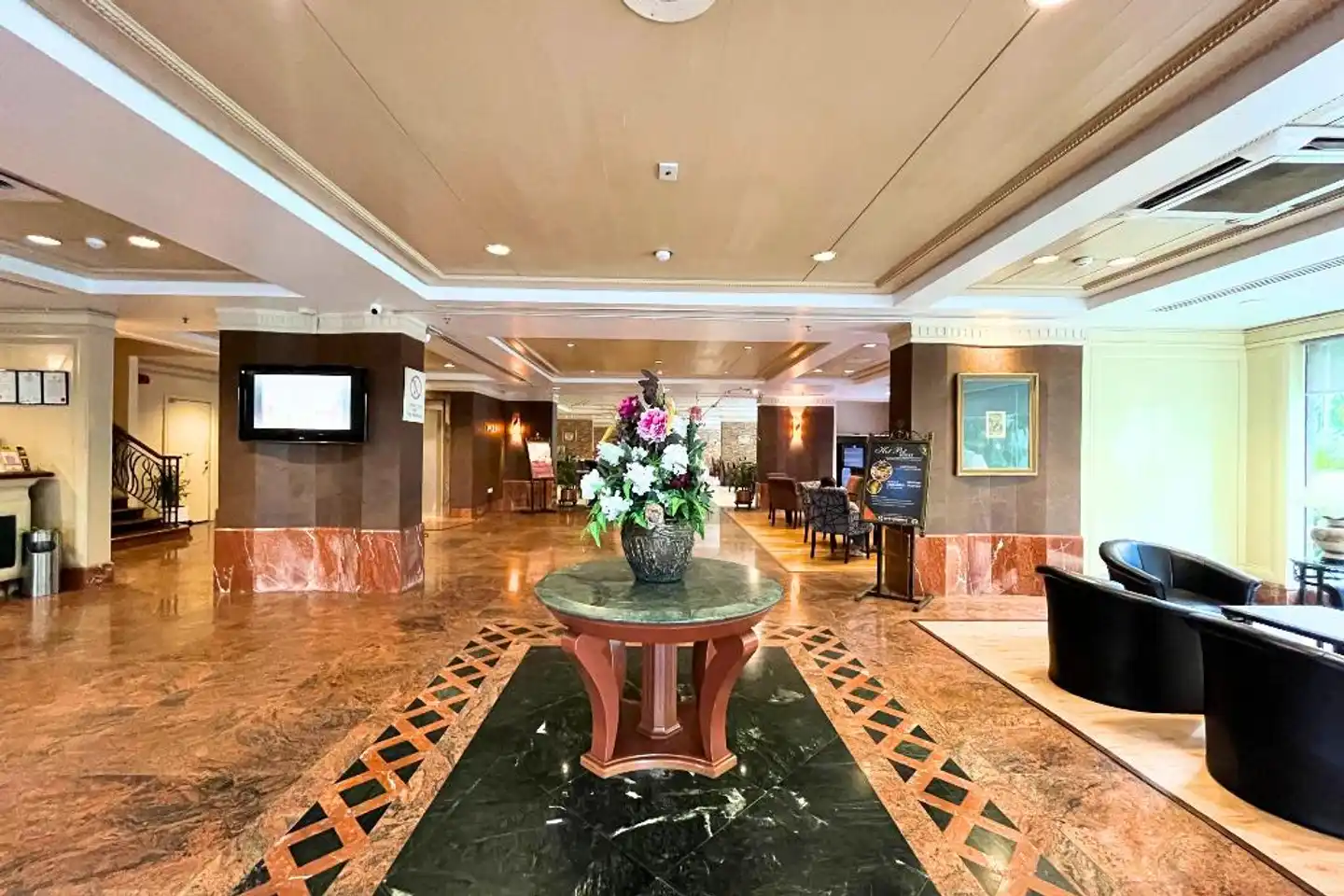 Shangri-la Lobby