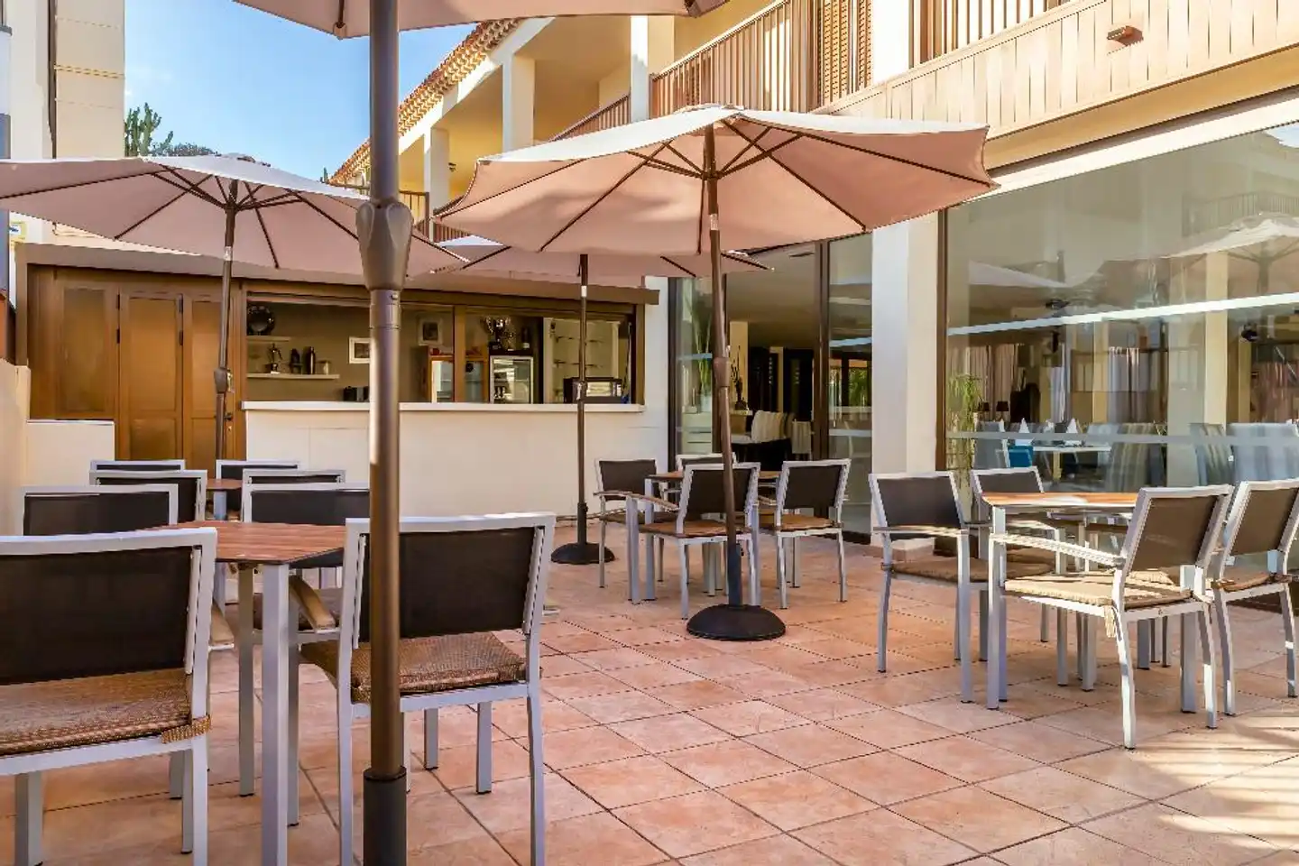Royal Sunset Beach Club Terrasse