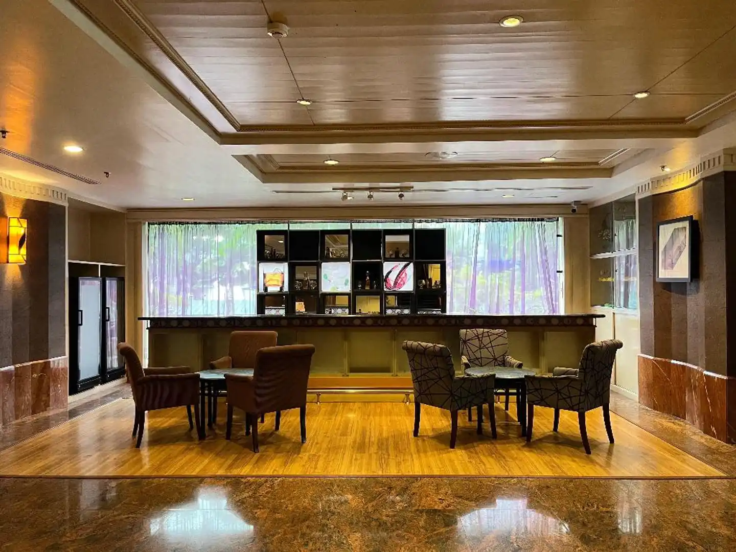 Shangri-la Bar