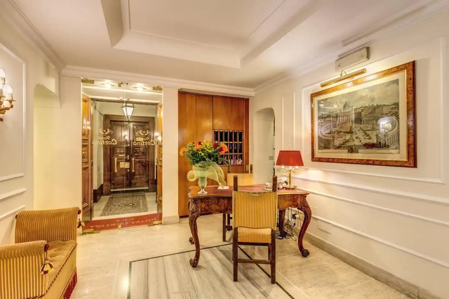 Cortina Lobby