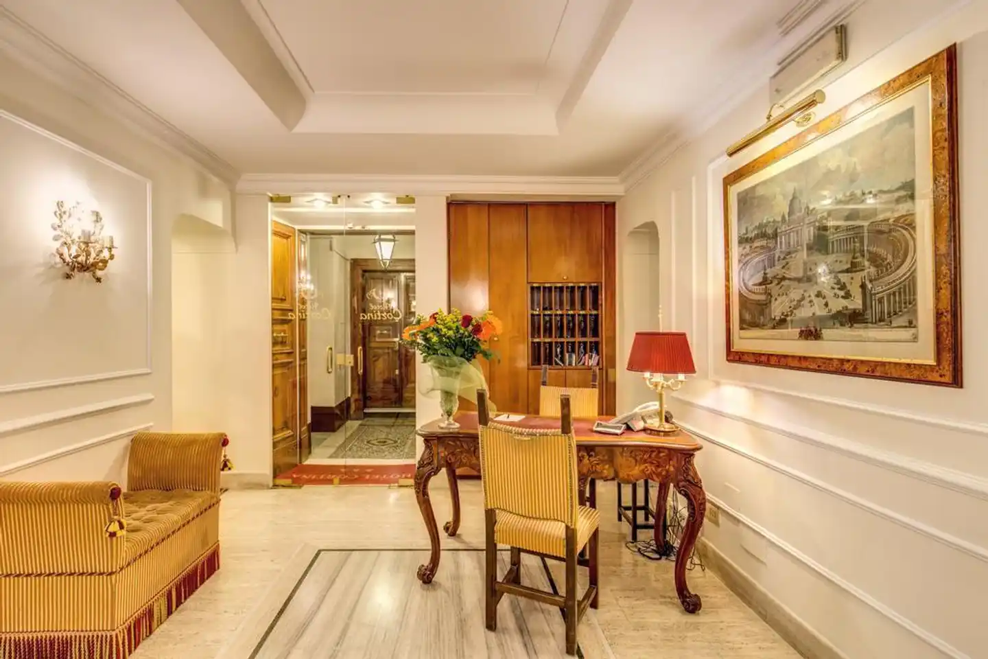 Cortina Lobby