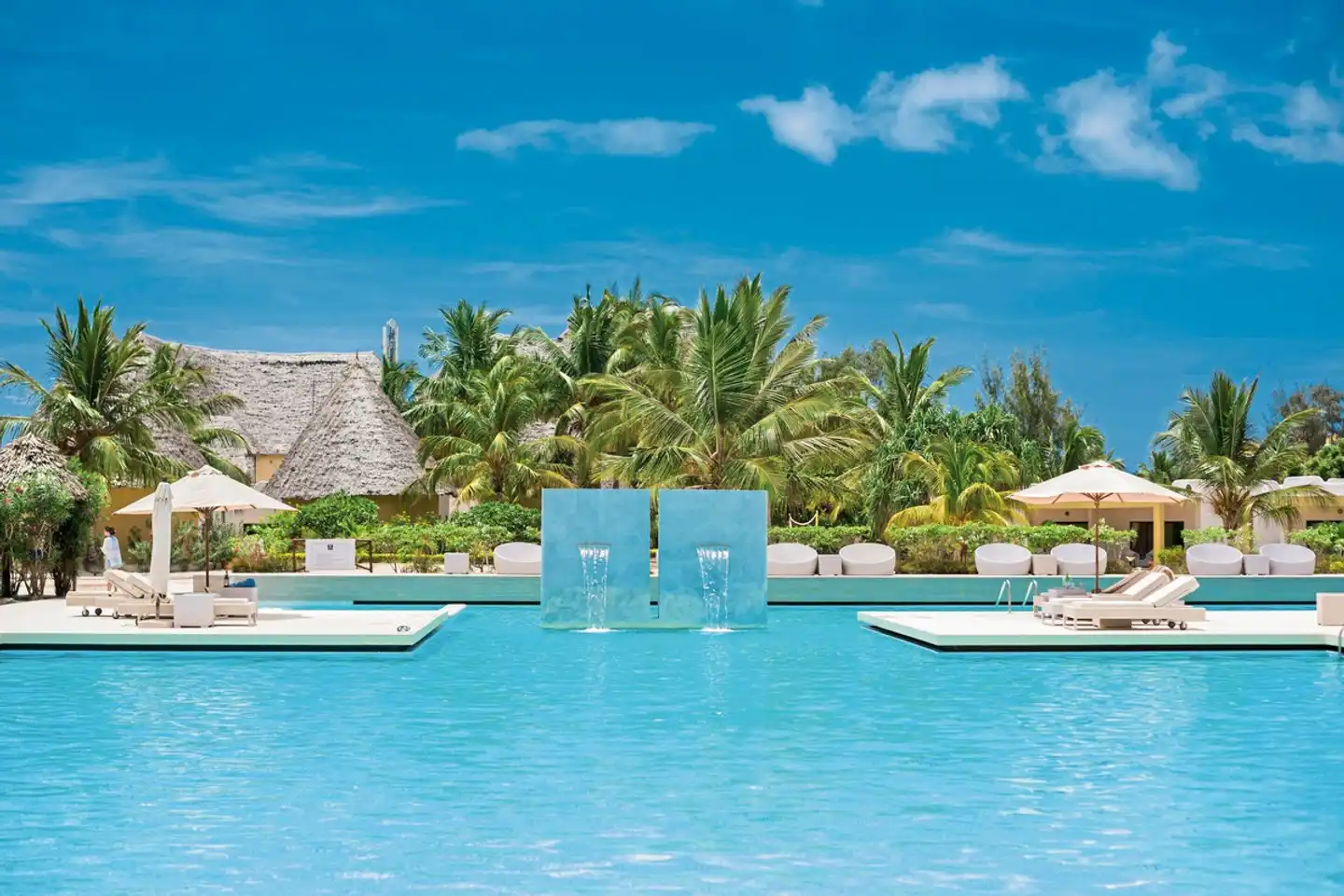 Gold Zanzibar Beach House & Spa Pool