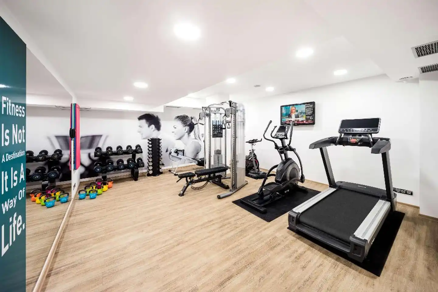 Occidental Praha Five Sport und Entertainment