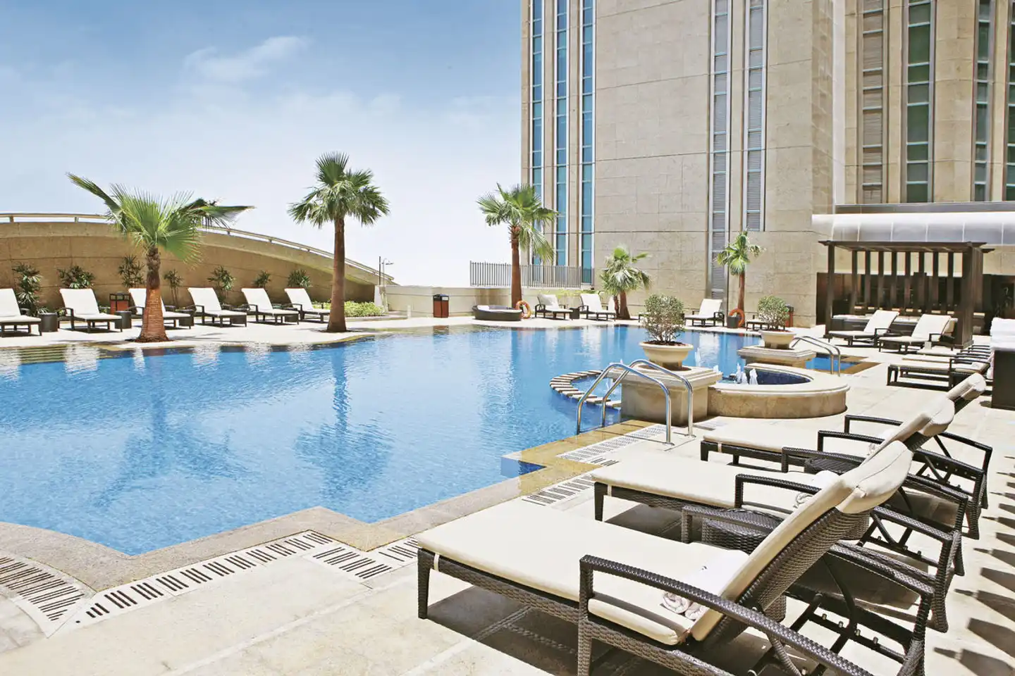Sofitel Abu Dhabi Corniche Pool