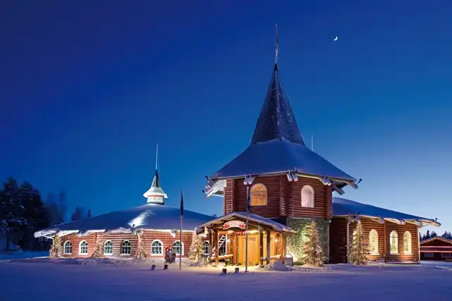 Santa Claus Holiday Village Aussenansicht