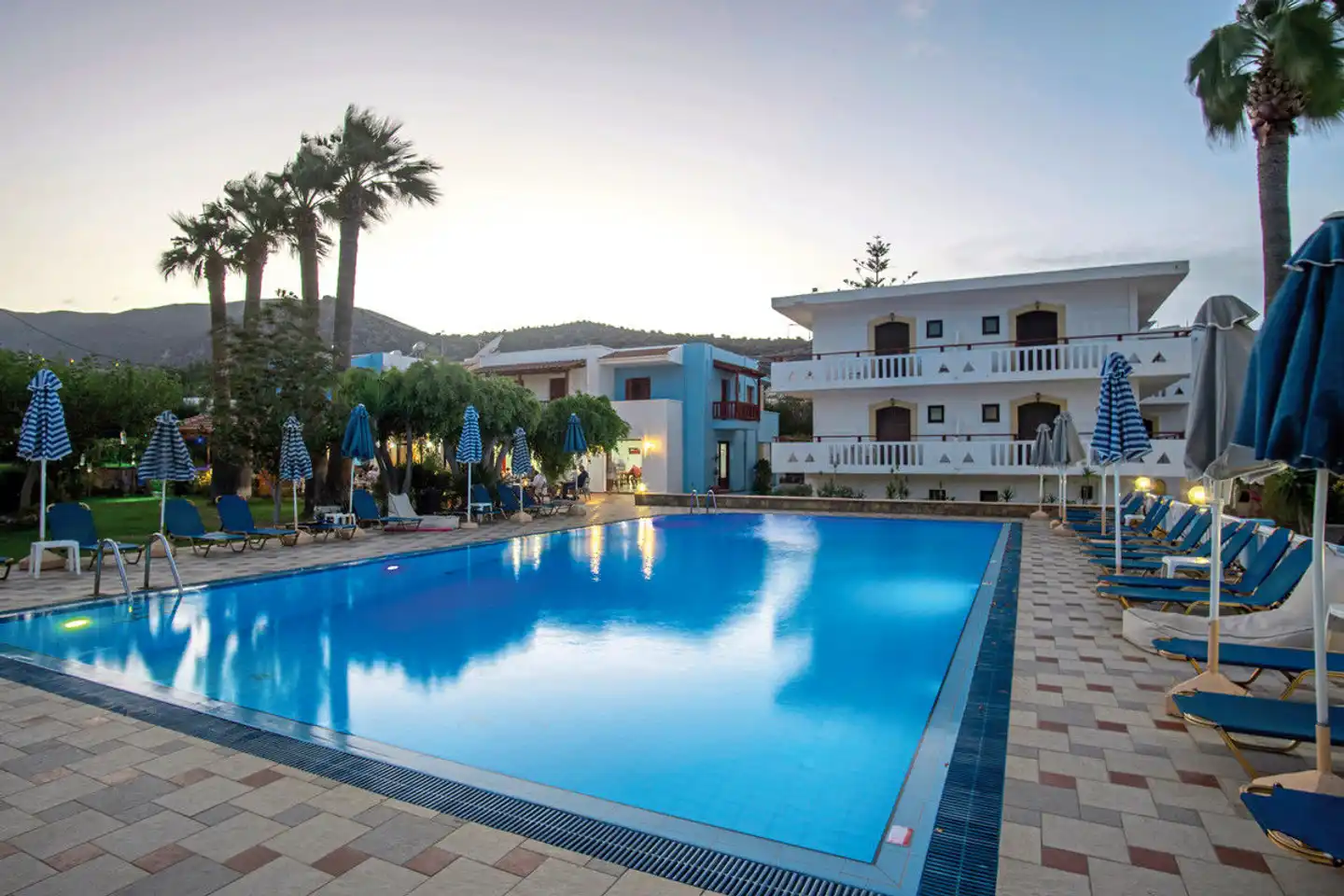Paloma Garden & Corina Pool