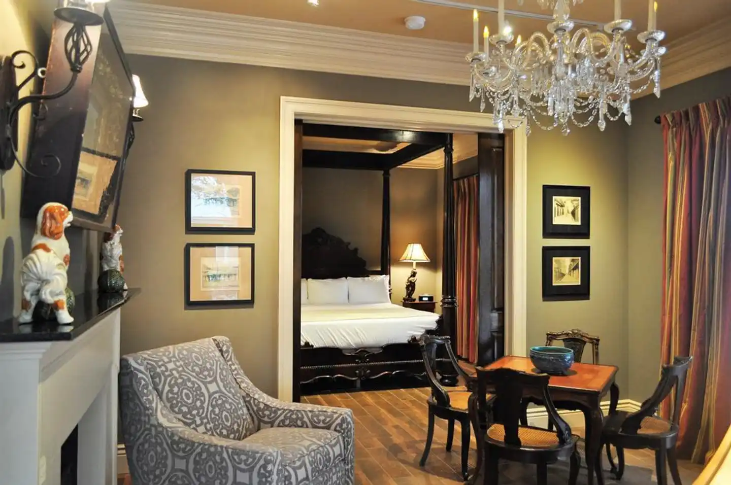 The Inn at Houmas House Lobby