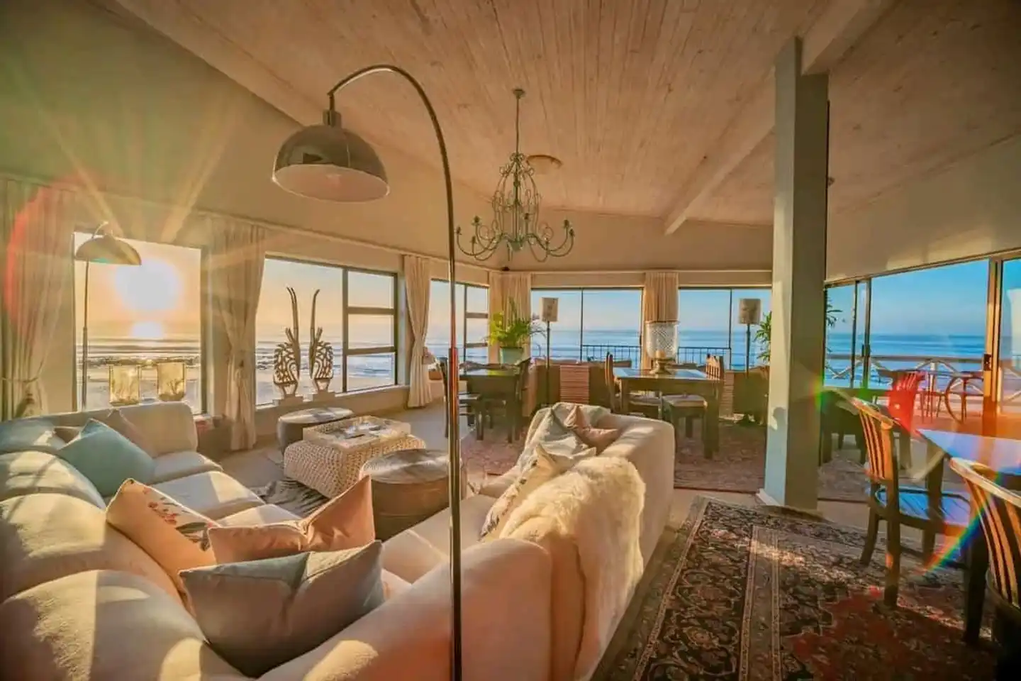 On the Beach Guesthouse & Apartments Wohnbeispiel