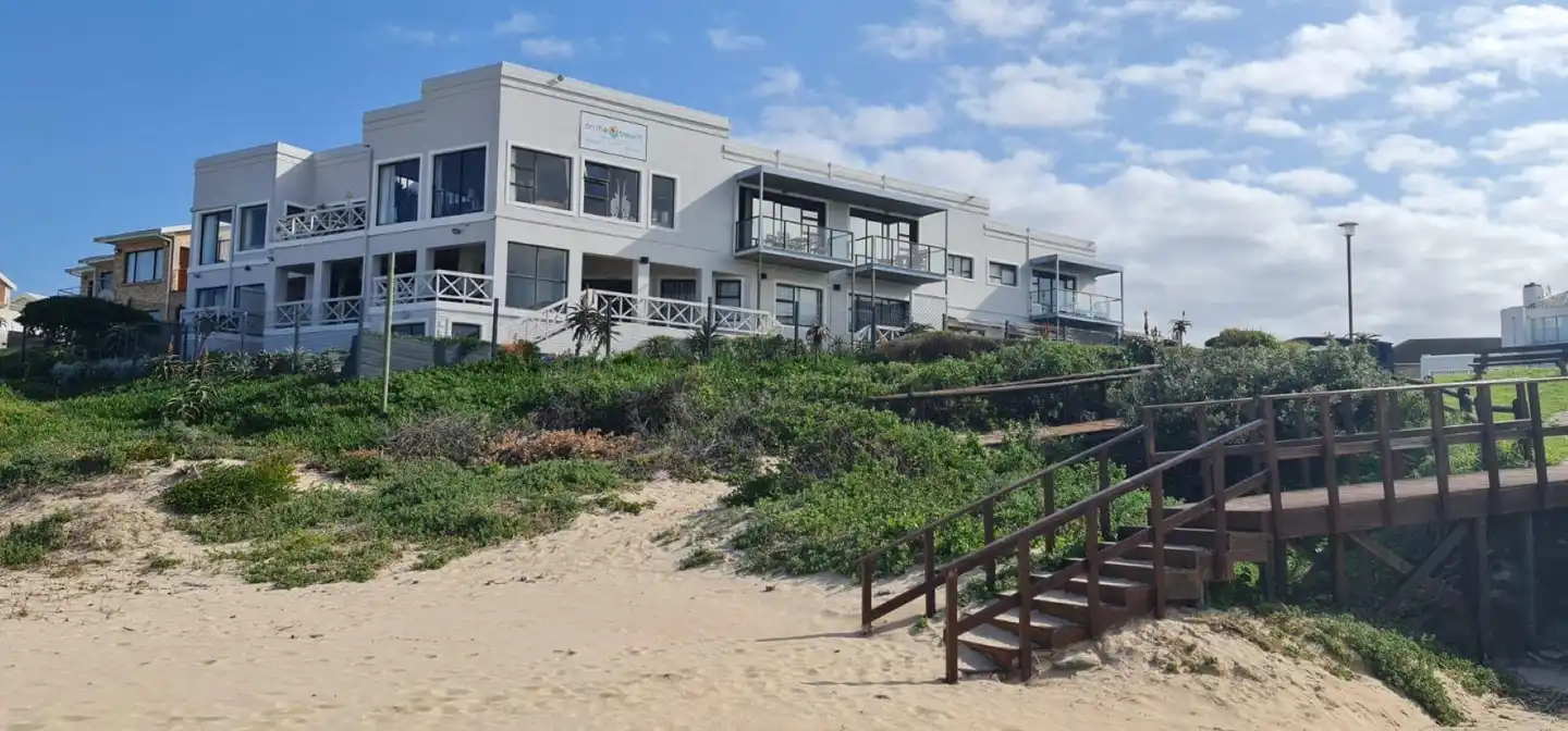 On the Beach Guesthouse & Apartments Aussenansicht