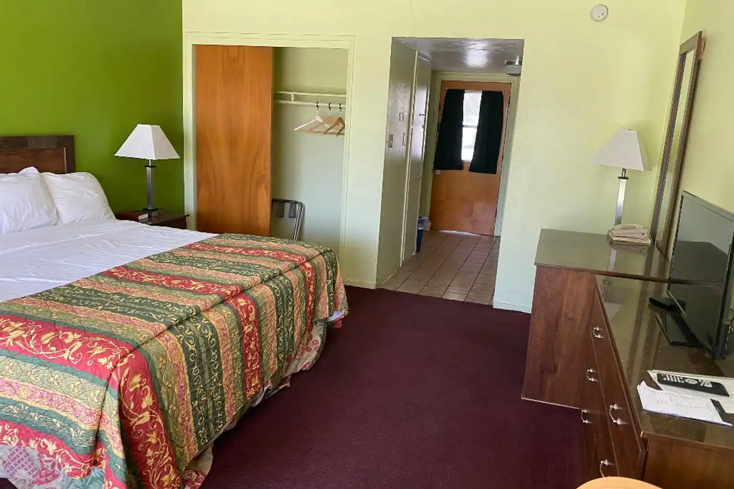 Desert Grove Inn and Suites Wohnbeispiel