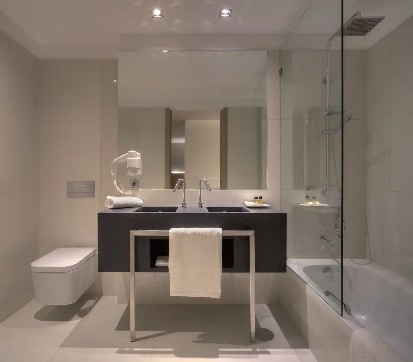 NH Collection Porto Batalha Badezimmer