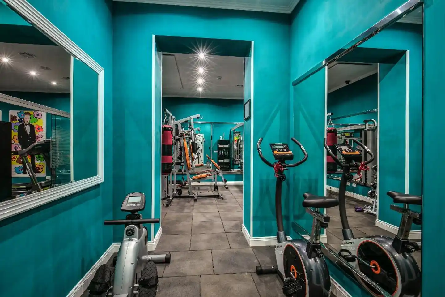 Hotel 87 eighty-seven Sport und Entertainment
