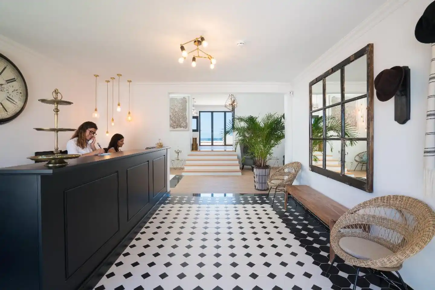 Apartamentos La Concha Boutique Lobby