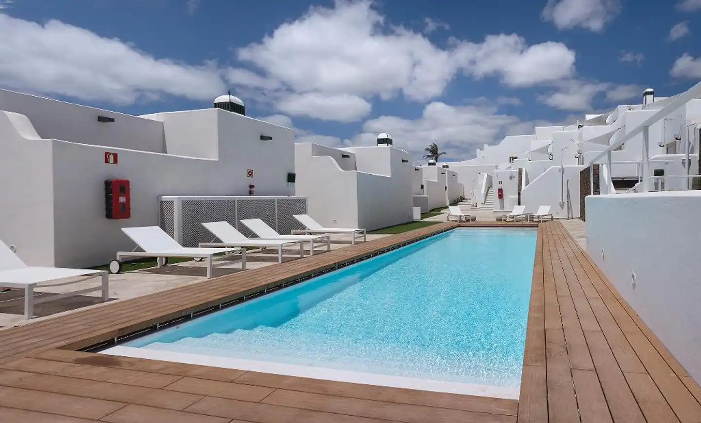 Apartamentos La Concha Boutique Pool