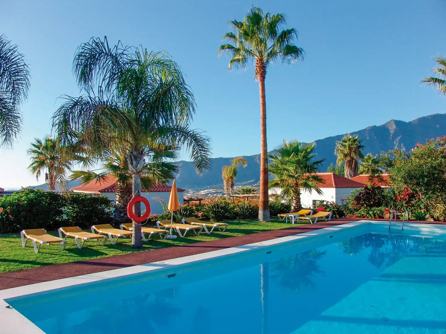 La Villa Pool