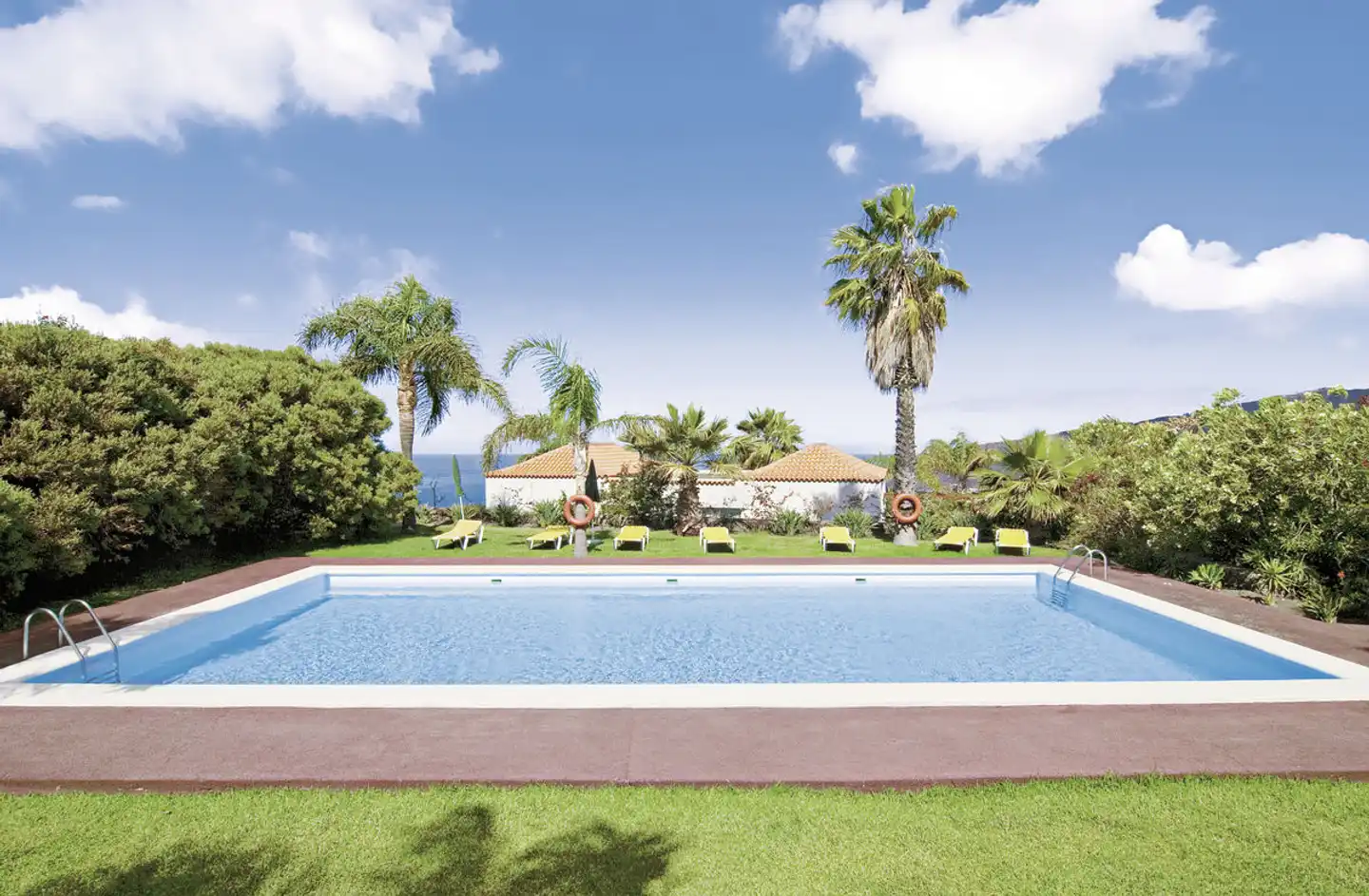 La Villa Pool