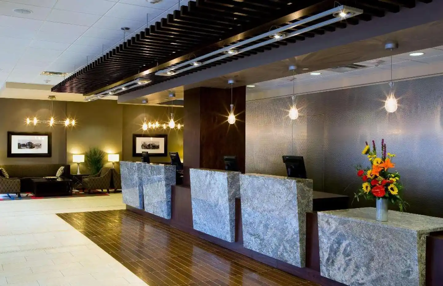 DoubleTree by Hilton Cleveland/Downtown Lakeside Lobby
