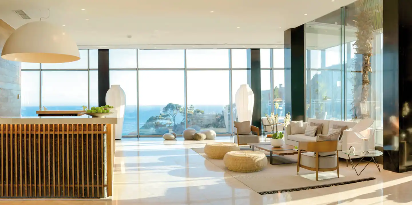 Bellevue Lobby