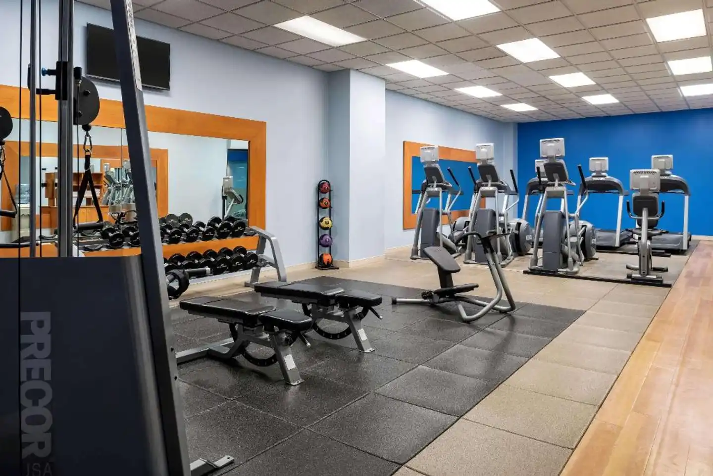 Wyndham Springfield City Centre Sport und Entertainment