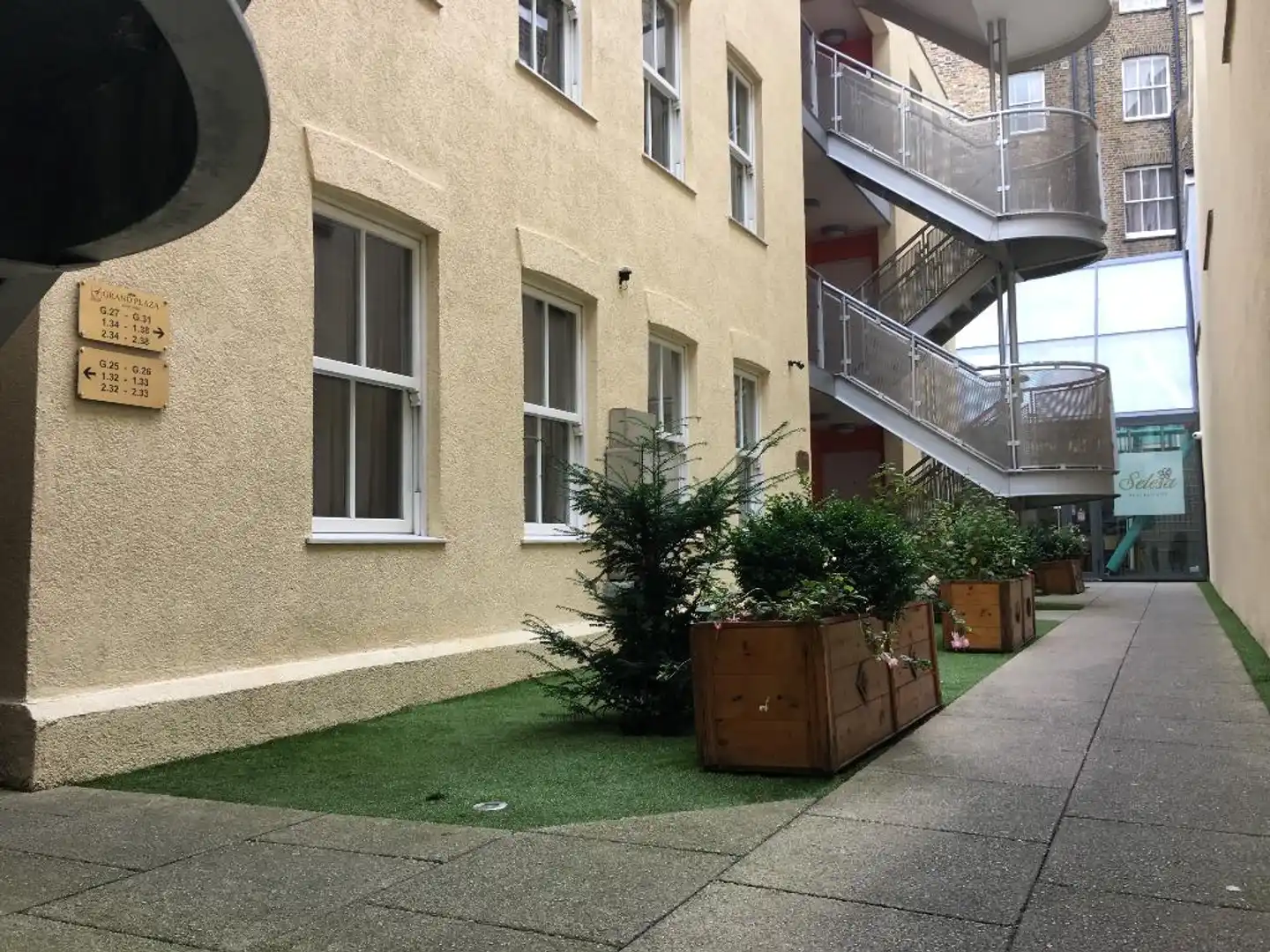 Grand Plaza Serviced Apartments Aussenansicht