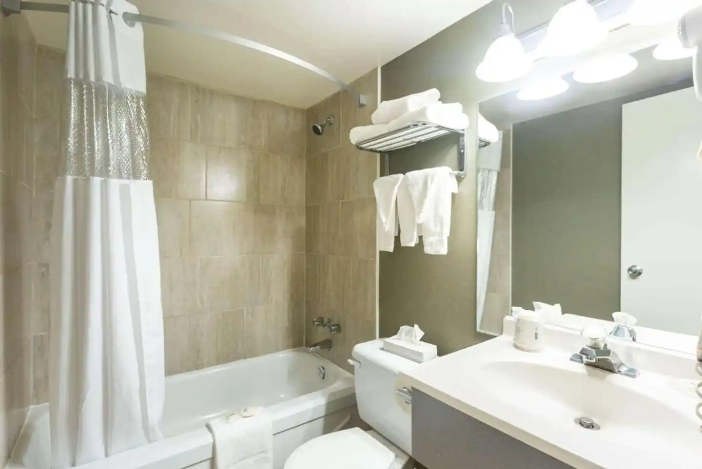 Days Inn by Wyndham Fallsview Badezimmer
