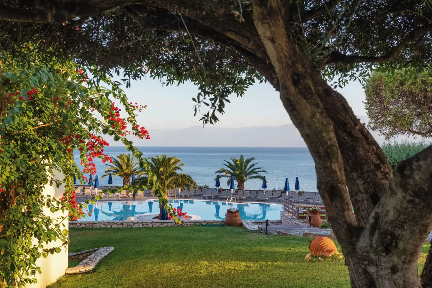 Mareblue Beach Corfu Resort Garten