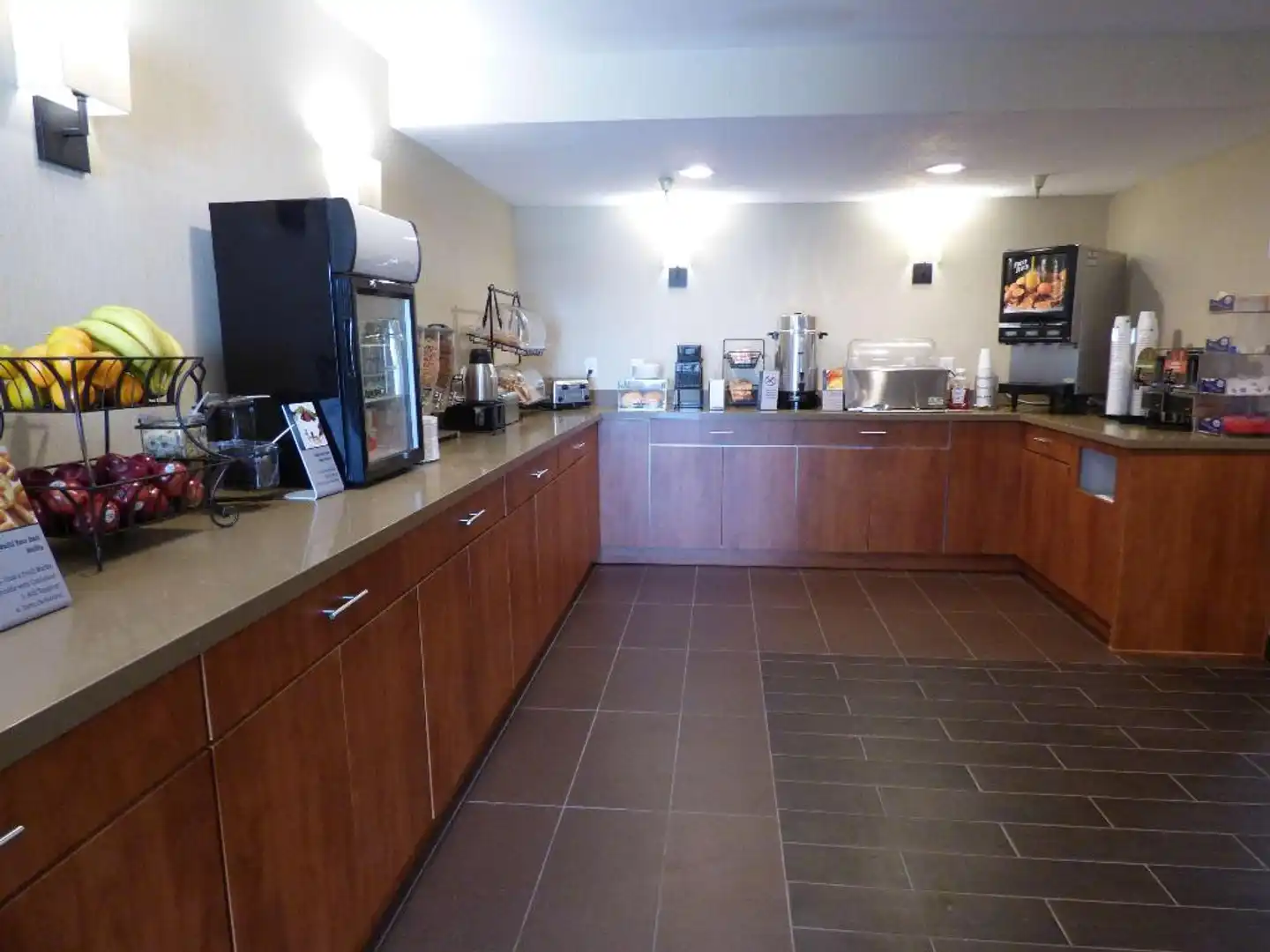 Best Western Norwalk Inn Lobby
