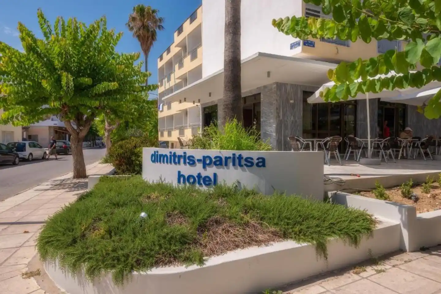 Dimitris Paritsa Hotel Aussenansicht