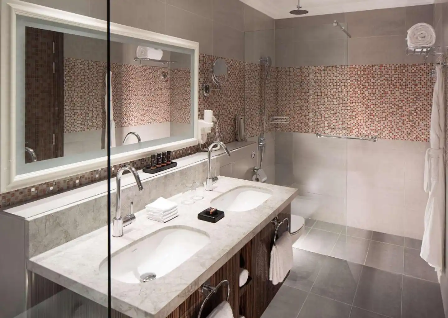 dusitD2 Kenz Hotel Badezimmer