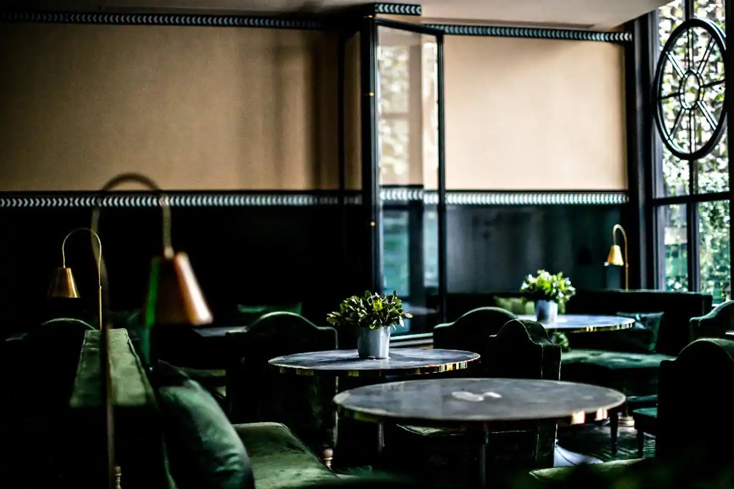 Monsieur George-Champs Elysees Konferenz