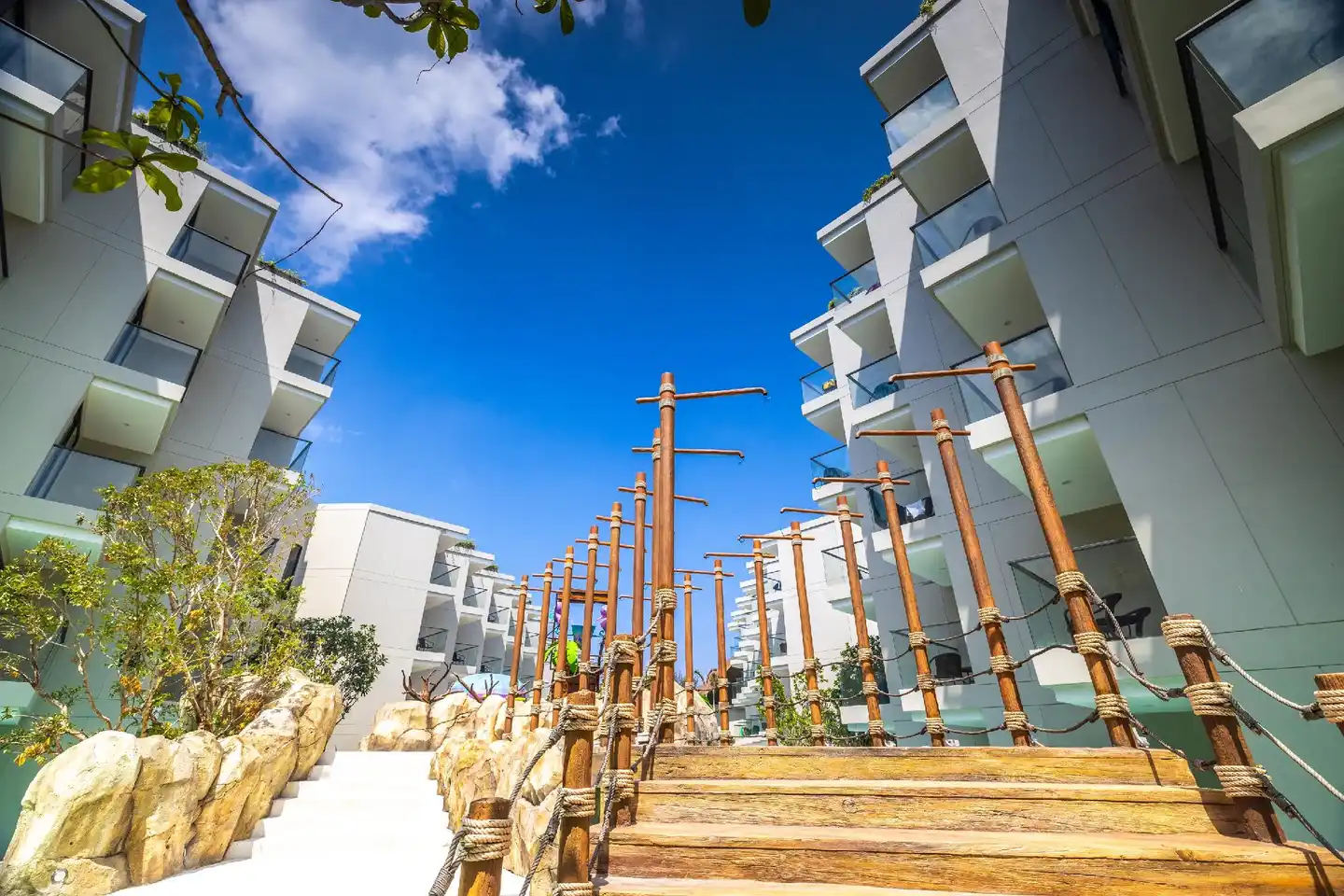 Phuket Emerald Beach Resort Terrasse