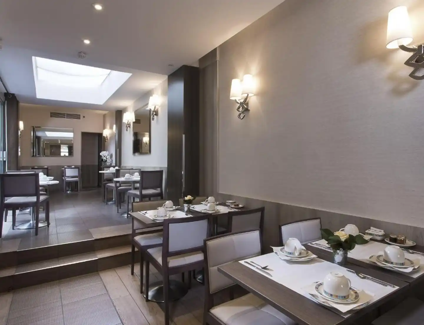 Longchamp Elysees Restaurant