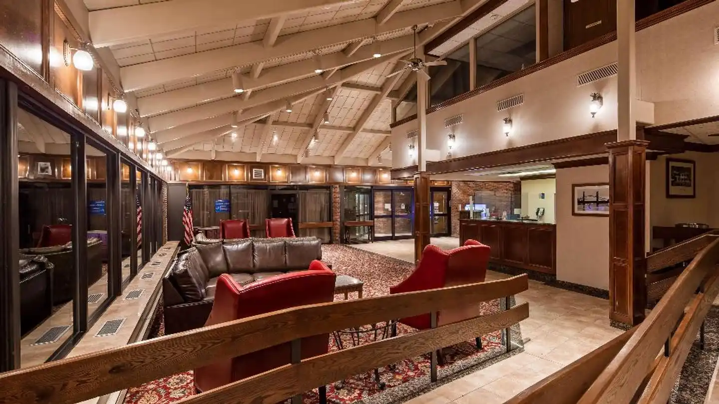 Best Western Plus Wynwood Hotel and Suites Portsmouth Lobby