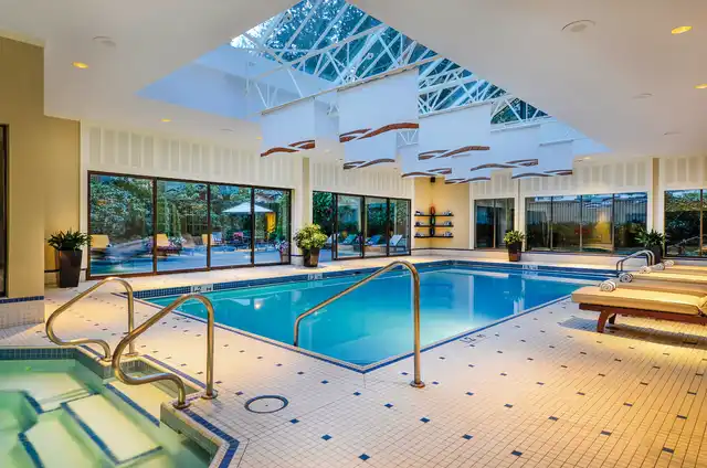 Sutton Place Hotel Vancouver Hallenbad