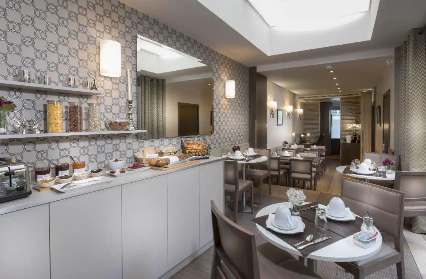 Longchamp Elysees Restaurant