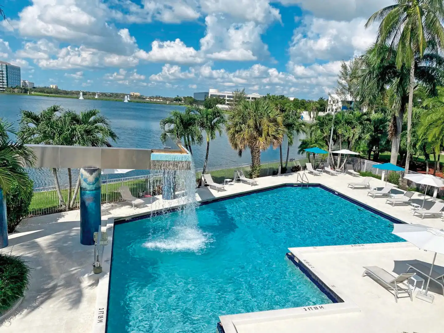 Pullman Miami Airport Pool